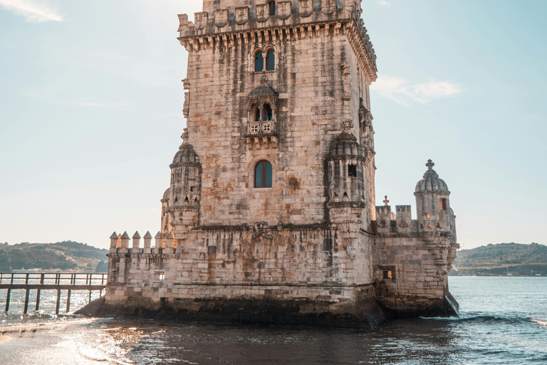 Lisbon: 4-Hour City Highlights Tour with Transport