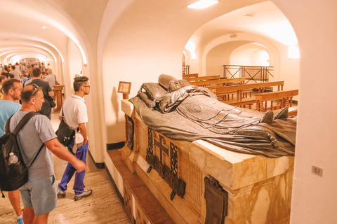 Watykan: Bazylika św. Piotra, podziemia i wejście na kopułęBazylika św. Piotra, wejście na kopułę i zwiedzanie grobowców papieskich