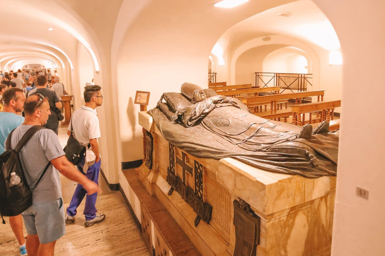 Watykan: Bazylika św. Piotra, podziemia i wejście na kopułęBazylika św. Piotra, wejście na kopułę i zwiedzanie grobowców papieskich