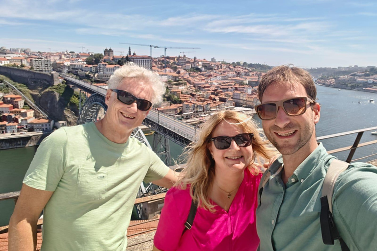 Porto: Walking Tour Highlights with Local Guide (smallgroup) Porto: Walking Tour with Local guide (Private)