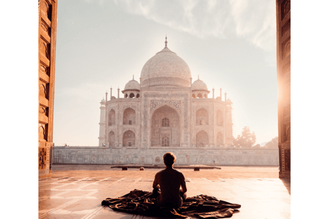 Taj Mahal y Agra Tour Privado Guiado desde Delhi en Coche ACGuía en directo + Coche AC