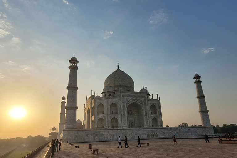 De Délhi: Excursão de 2 dias a Agra e Fatehpur em trem super-rápidoTour com acomodação em hotel 4 estrelas