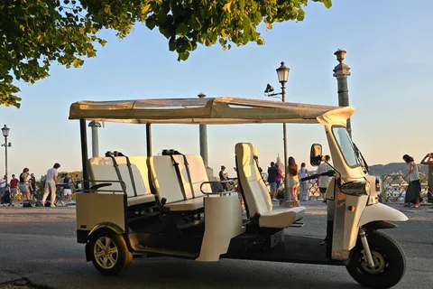 Rome: Tour of the Rome City Center With Tuk Tuk