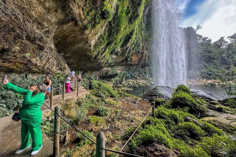 Palenque: Guided Tour of the Archaeological Zone and Waterfalls with Lunch