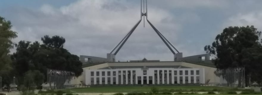 Dagtour door Canberra. Alle belangrijke attracties, met gratis entree.