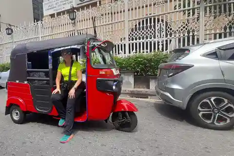 Colombo: Best Sightseeing Tour by Tuk Tuk - All Inclusive