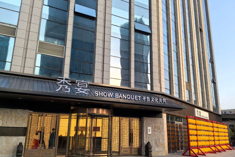 Jinan: Immersive Palace Banquet with Show VIP Seats for Dinner (Makeup & Costume Not Included)