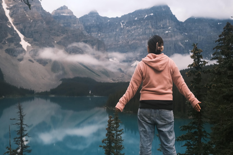 كالجاري: شروق الشمس في بحيرة موراين وبحيرة لويز ورحلات السفاري للحياة البريةCalgary:Moraine Lake Sunrise &amp; Lake Loui