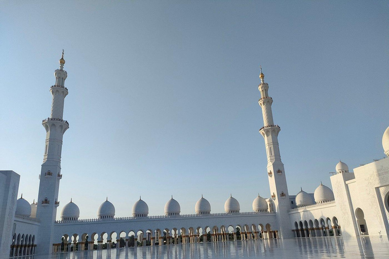 Abu Dhabi: Layover Sightseeing Tour with Airport Pickup
