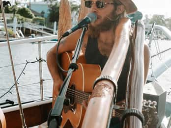Mooloolaba: Sunshine Coast Sunset Cruise with Live Music
