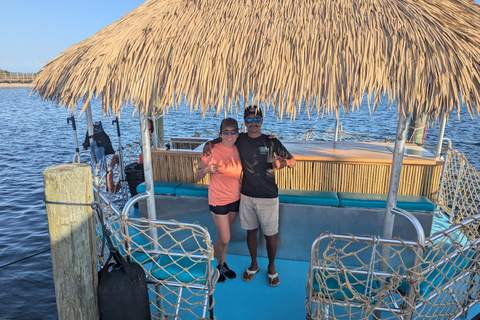 Panama City Beach: 90 minuti di tour in barca Tiki al tramontoTour privato del tramonto Tiki per un massimo di 26 ospiti