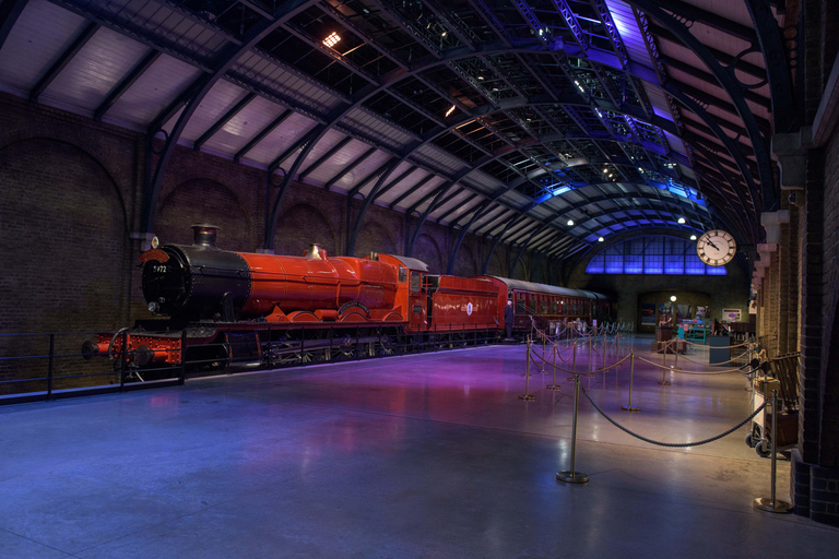 Londres: Warner Bros. Studio Tour y billete de tren matinal