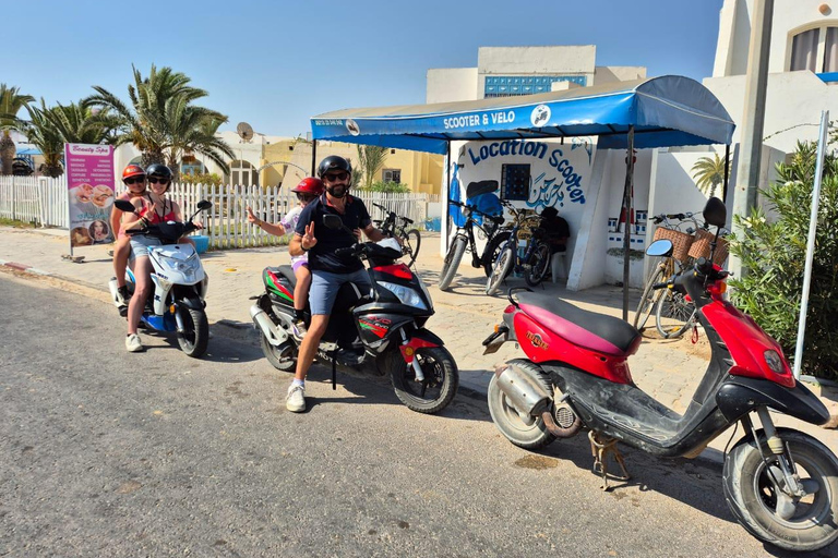 Süd-Djerba mit dem Roller: Olivenbäume, Töpferwaren und SonnenuntergangSüden von Djerba mit dem Roller: Olivenbäume, Töpferwaren und Sonnenuntergang