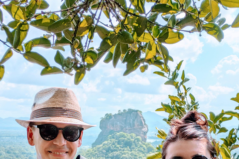 Kandy: Sigiriya & Dambulla Caves Tuk-Tuk Trip