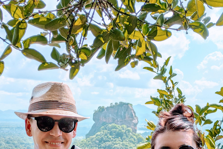 Kandy: Sigiriya & Dambulla Caves Tuk-Tuk Trip