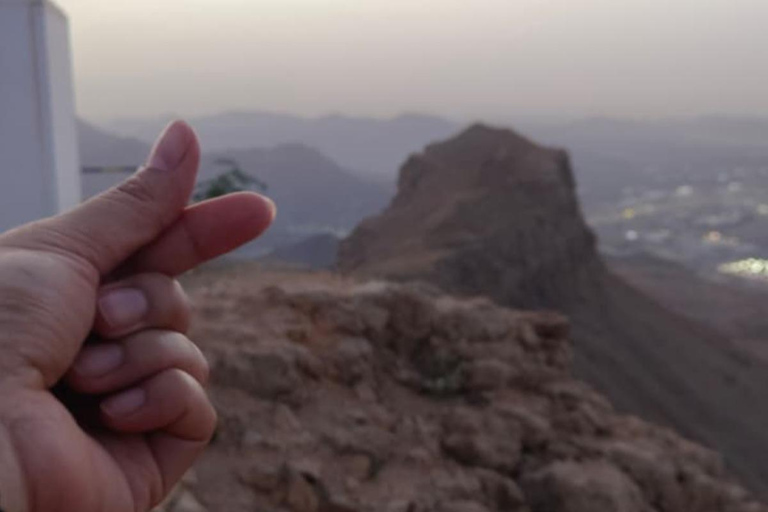 Muscat: Saal Walk Guided Hike with Sunset & City Views Tour
