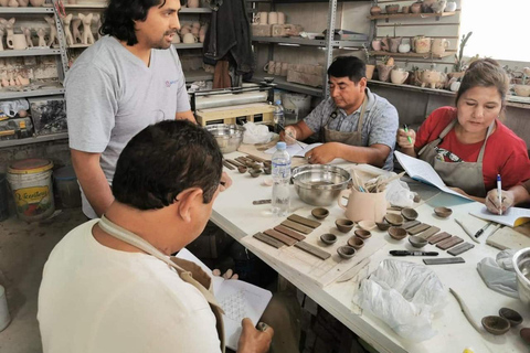 Arequipa: Hands-on clay modeling class in an art studio