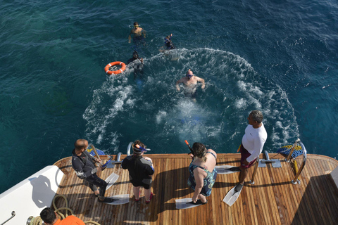 Tour di un giorno intero di snorkeling e isole con una crociera di lussoGiornata indimenticabile a Orange Bay