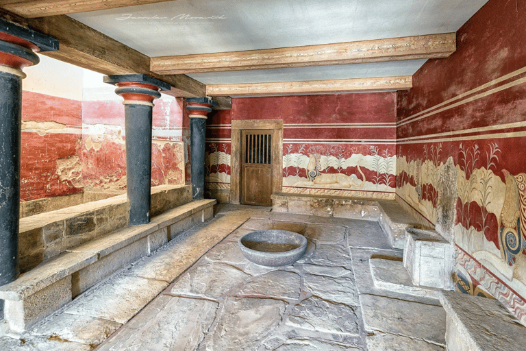 Archaeological Museum & Knossos Palace Guided Tour Half Day