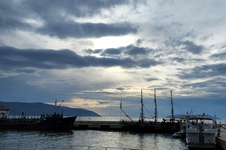 地拉那：含船游与历史讲解的三日导览之旅地拉那：3日导览之旅含乘船游览与历史讲解