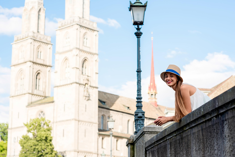 Zurich: Private Photo Shoot with Local Photographer ESSENTIAL 20 min | 15 photos