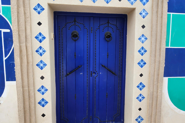 Samodzielna przejażdżka hulajnogą elektryczną po HoumetSouk: wolność gwarantowana!Przejażdżka hulajnogą elektryczną w HoumetSouk: wolność gwarantowana!