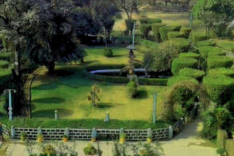 كاتماندو: جولة في الحديقة الخضراء والشلالات