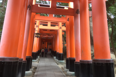 Kioto: Visita guiada al Santuario de Fushimi Inari y al Monte Inari