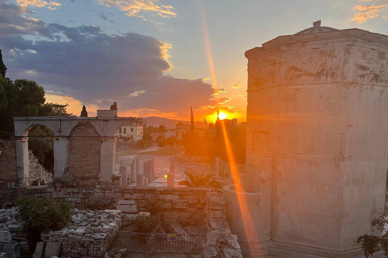 Athens: Night Walking Tour with Local Guide