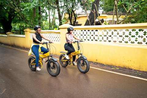 Goa: Vagator Village E-Bike Tour with Chapora Fort Sunset