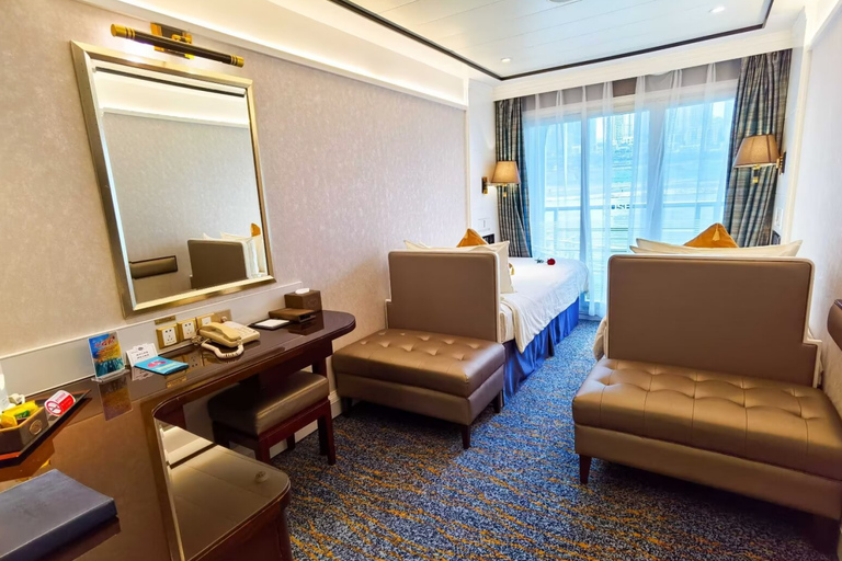 4D3N Yangtze River Victoria Cruise: Chongqing to Yichang Executive Suite