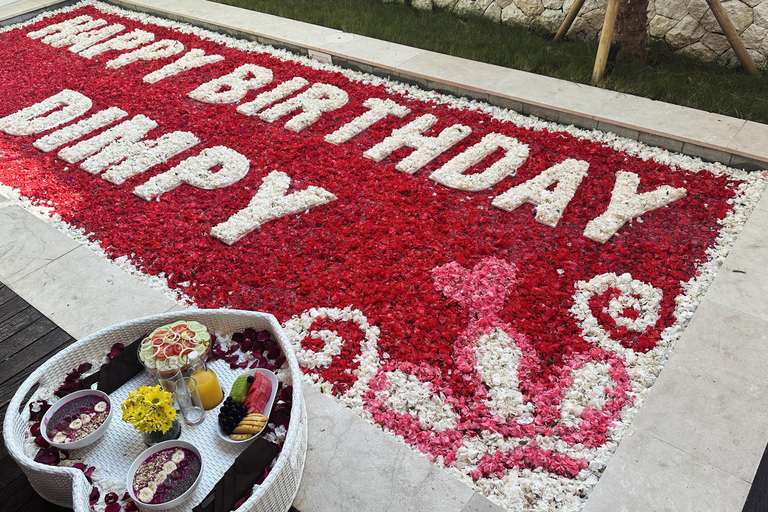 Decorações de flores para piscina em Bali: Aniversário-Lua de Mel-AniversárioDecoração de flores para piscina em Bali: Piscina de até 24m²