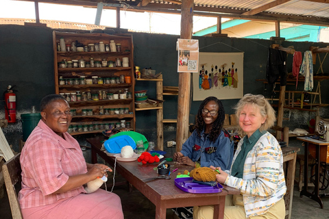 Arusha: Workshop zur Schmuckherstellung, Batik oder Weberei