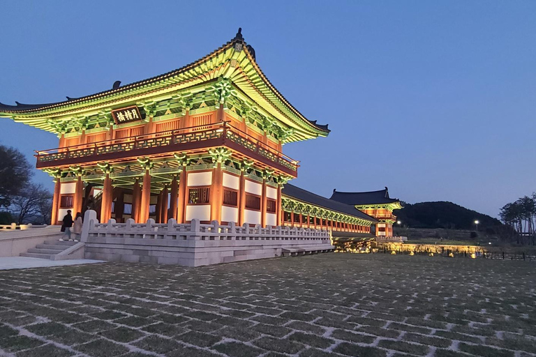 Busan: Excursão compartilhada para ver o pôr do sol em Gyeongju em van de luxoBusan: Excursão compartilhada para ver o pôr do sol em Gyeongju em uma van de luxo