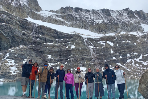 From La Paz: Nevado Charquini and Laguna Esmeralda Sightseeing Tour with Transportation From La Paz: Charquini Snow-Capped Mountain and Esmeralda Lagoon Tour with Transportation