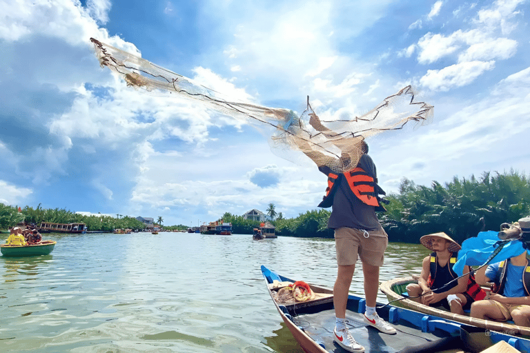 Jungle de cocotiers &amp; bateau-panier &amp; ville de Hoi An &amp; lâcher de lanternesVisite de groupe