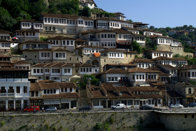 Privétour van een hele dag in Berat en wijnproeverij