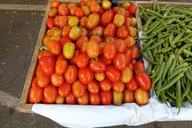 Rio de Janeiro: Copacabana Market Tour with Tastings