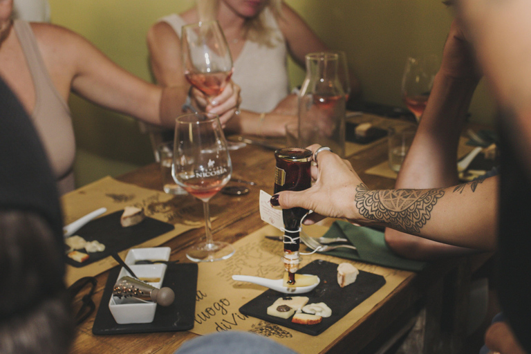 Roma: Cata de vinos en el Trastevere con maridaje y helado