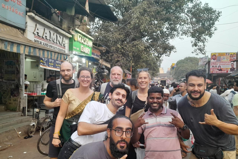 Mumbai: Dharavi Slum Tour with Local guide In Private: Walk inside Dharavi Slum with Local Guide