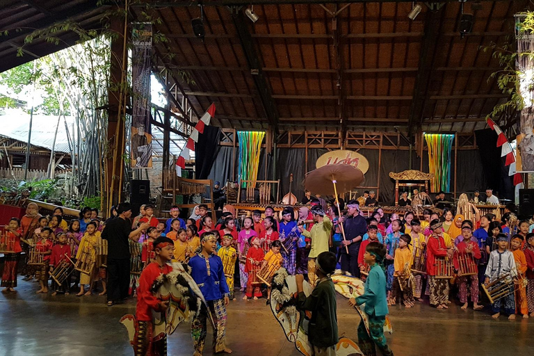 Stadsvandring i Bandung med höghastighetståg (Whoosh) från Jakarta