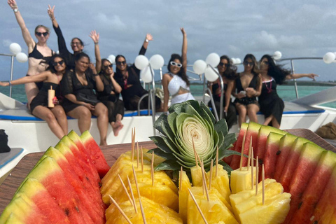 Punta Cana: Hip-Hop Party Boat with Open Bar,Live Dj & nat.P