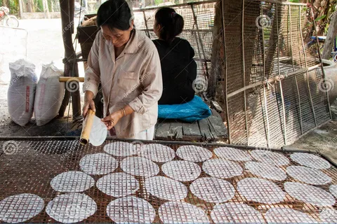 Tuk tuk matutino: Ciudad, Artesanía, Campo de exterminio, Templos