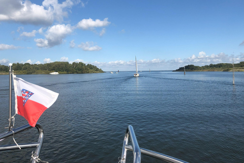 Waren (Müritz): Day cruise motor yacht with skipper - 8 hours Waren (Müritz): Day cruise motor yacht with skipper - 8 hours