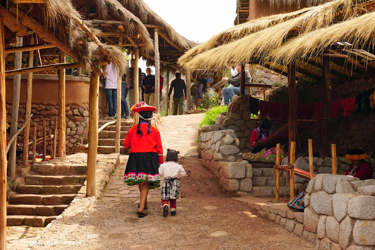 Cusco: Awana Kancha transfer privado