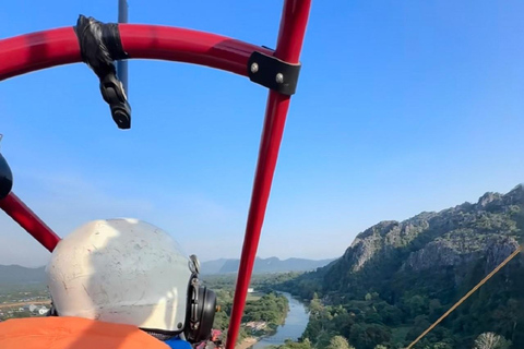Excursão de um dia a Vang Vieng - Barco a remo, parapenteExcursão de um dia a Vang Vieng - Barco tradicional, parapente