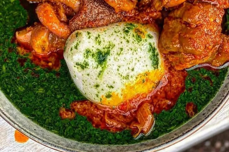 Accra: Guided Food Tour with Market Visit & Family Meal