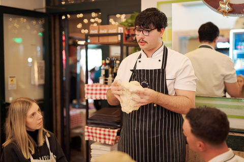 Rome: Pizza and Tiramisu Cooking Class near Piazza Navona