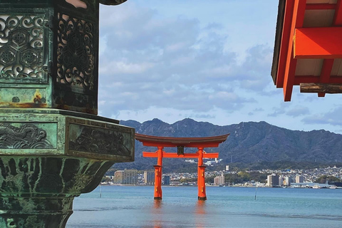 Hiroshima & Miyajima Island: Small Group Full-Day Sightseeing Tour