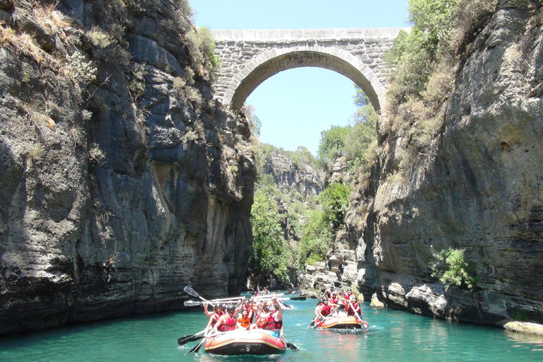 Antalya: Rafting nel canyon di Köprülü con pranzo e trasferimentoAntalya: Rafting sul fiume con pranzo al punto di incontro